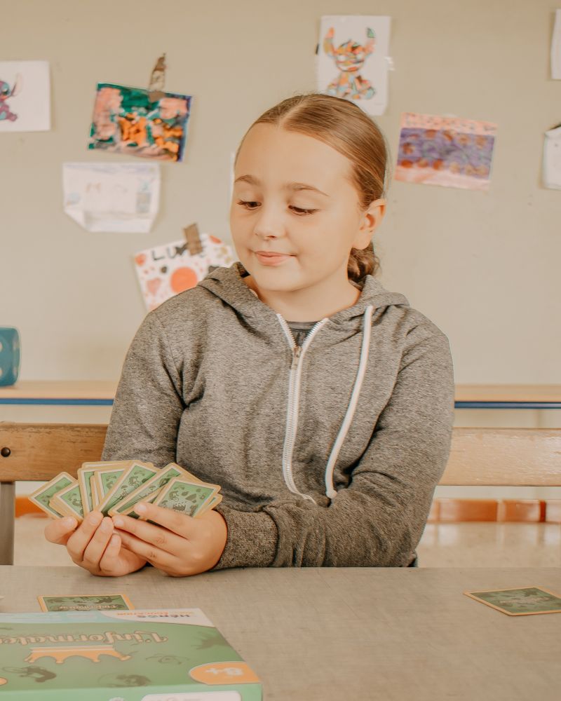Enfants avec jeux éducatifs